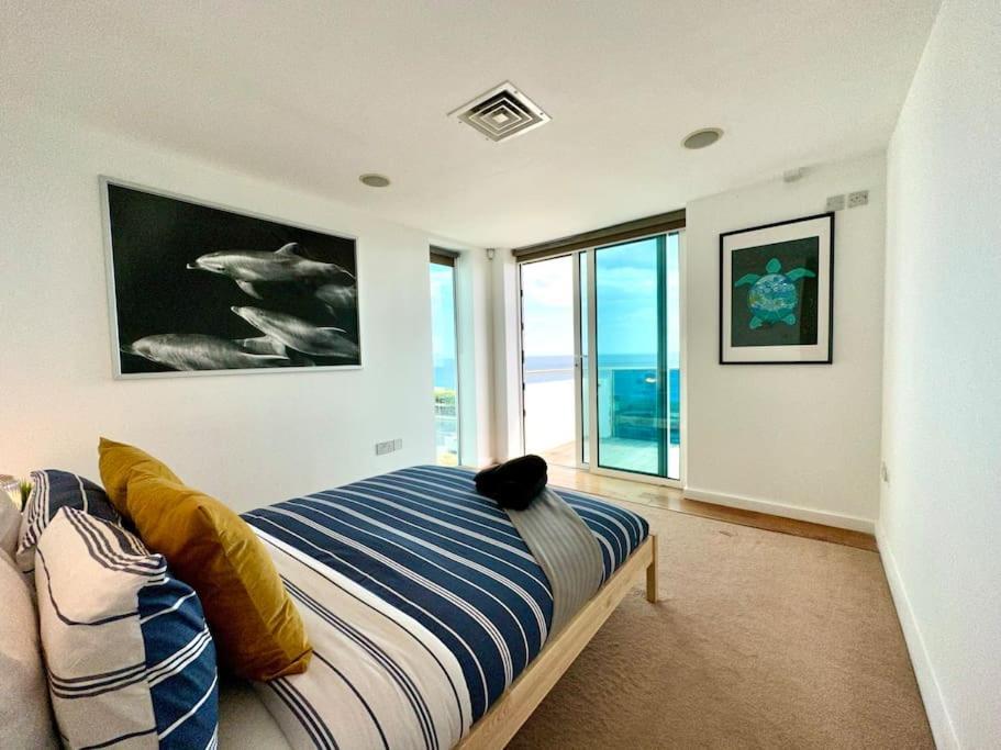 Stunning Panoramic Sea View Beach Location - Sleeps Up To 4 People - Free Parking - The Best Beach! - Great Location - Fast Wifi - Smart Tv - Newly Decorated - Sleeps Up To 4! Close To Bournemouth & Poole Town Centre & Sandbanks Extérieur photo
